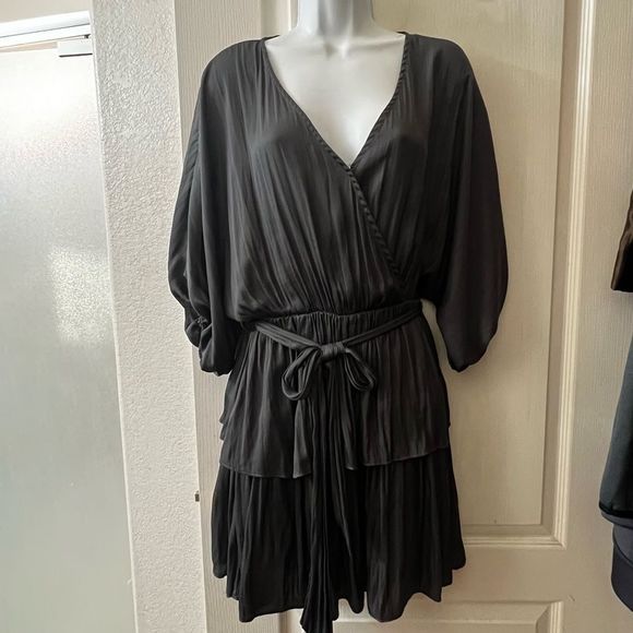 C’isa Gray tie waist dress size M - Picture 2 of 8